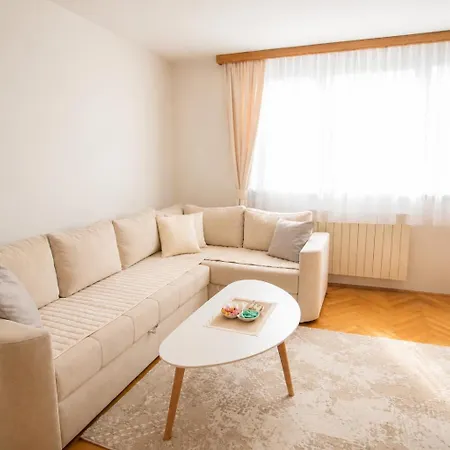 The Nest - Near Old Town - Free Parking
