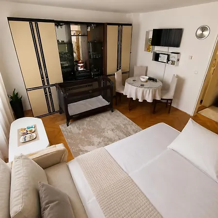 The Nest - Near Old Town - Free Parking *